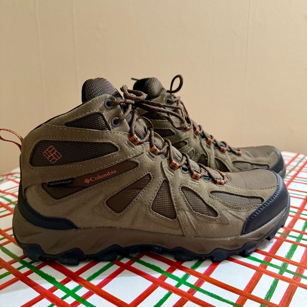 Columbia Brown Hiking Boots